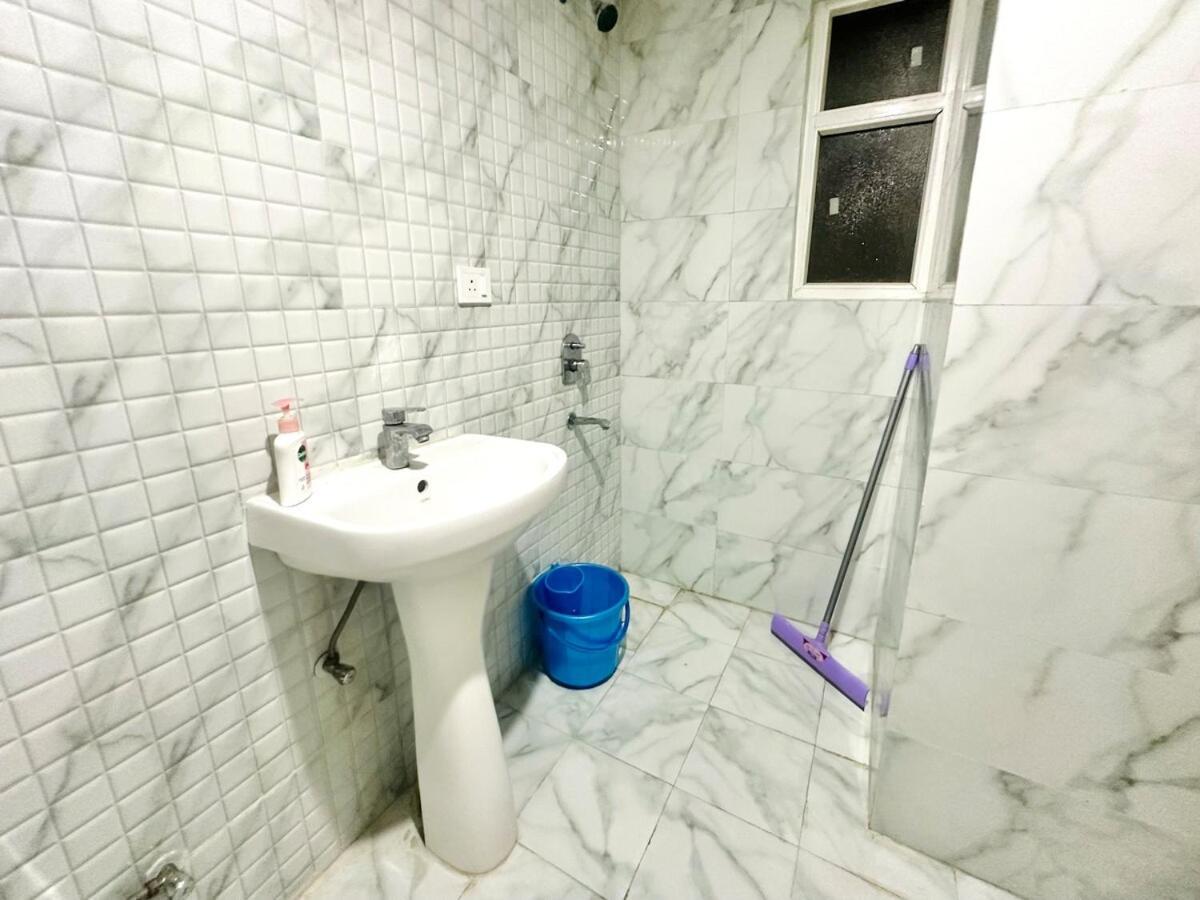 Cozy And Comfort Stay In Greater Noida Exterior foto