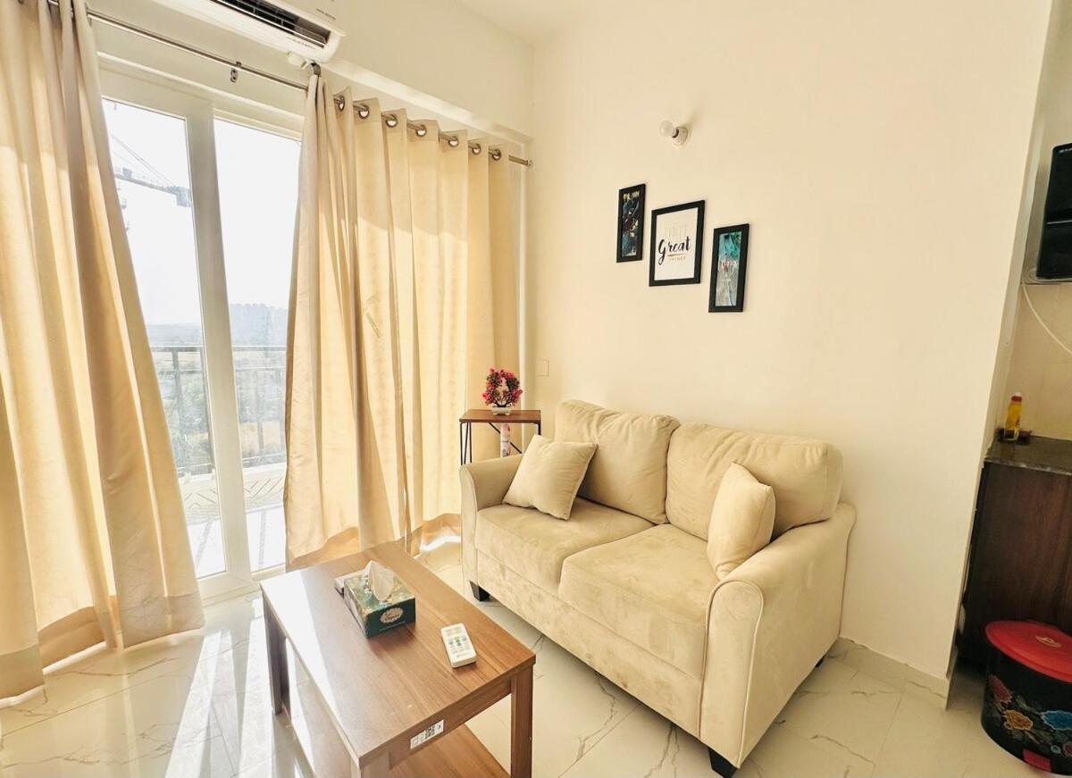 Cozy And Comfort Stay In Greater Noida Exterior foto
