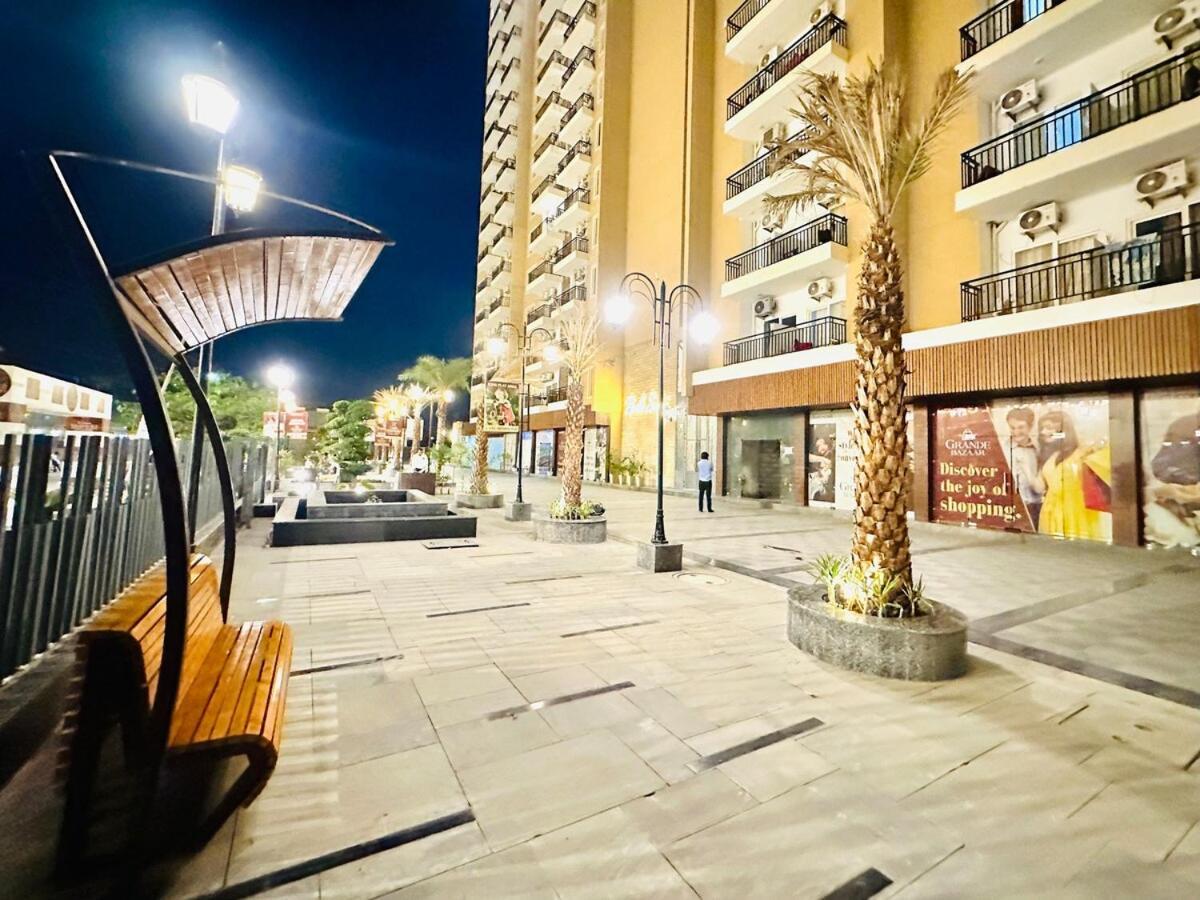 Cozy And Comfort Stay In Greater Noida Exterior foto